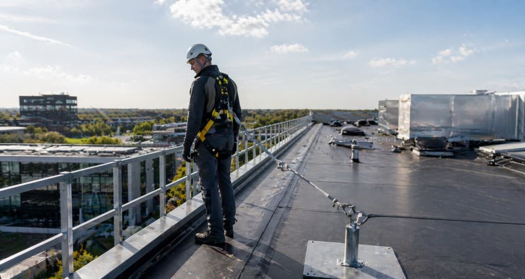 Veilig werken op een industrieel dak